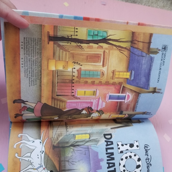 1995 Vintage Disney 101 Dalmatians Book - Picture 4 of 8